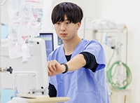 医療機器を操作し、患者さんの命と人生を守るスペシャリスト