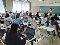 性別・年齢を問わない受験要件