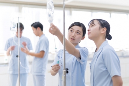 看護リハビリ新潟保健医療専門学校TOP(倍率)