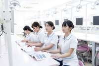 なにわ歯科衛生専門学校