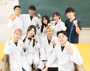 新大阪歯科技工士専門学校TOP(倍率)