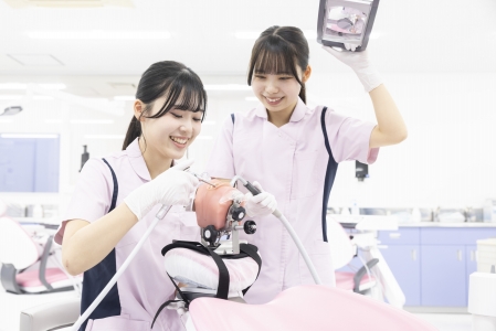 新大阪歯科衛生士専門学校TOP(倍率)