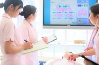 ユマニテク看護助産専門学校