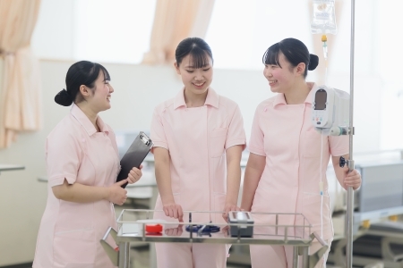 ユマニテク看護助産専門学校TOP(倍率)