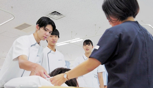 横浜実践看護専門学校TOP(倍率)