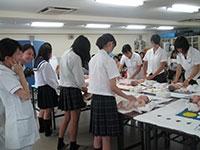 真心をもつ看護師をめざし、徹底指導！