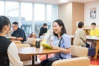 最新の校舎、設備で<br />
医療のおシゴトを体験しよう!